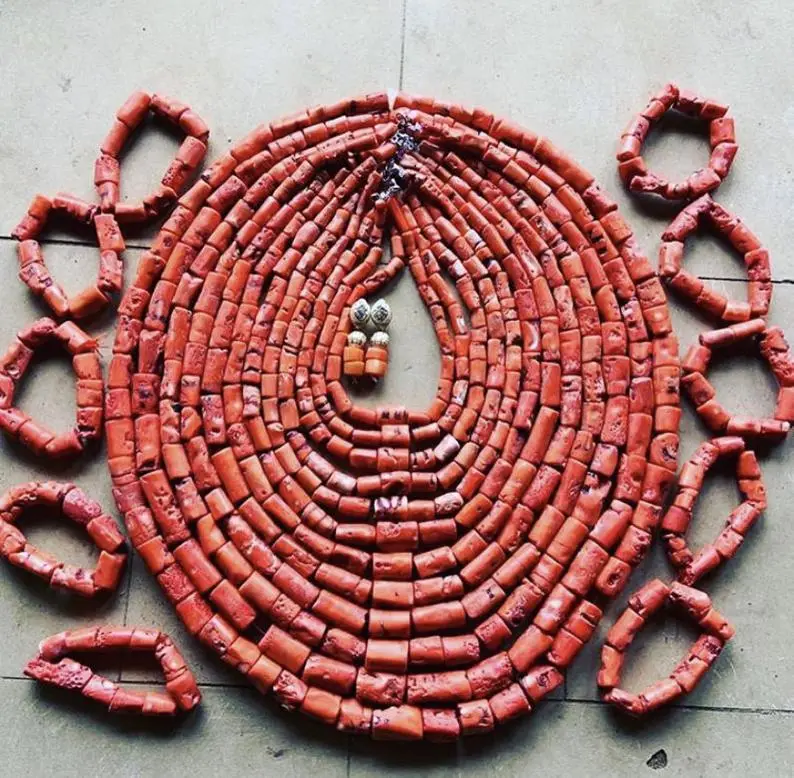 Antique coral bead jewelry set for Edo bride